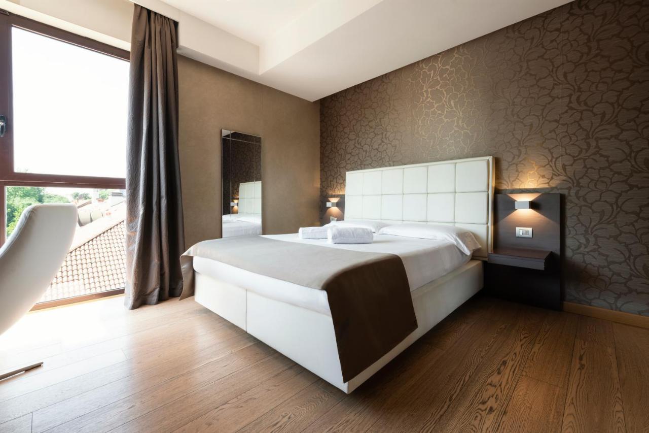 Mokinba Hotels Baviera Милан Экстерьер фото