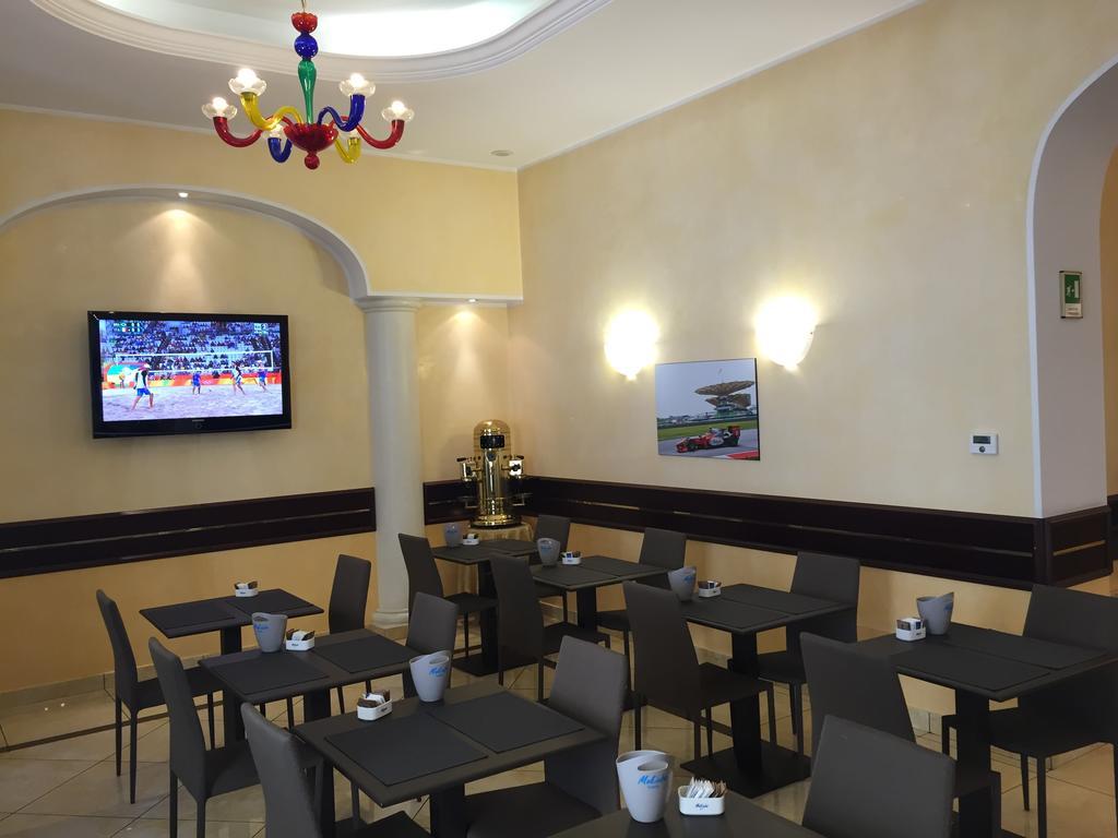 Mokinba Hotels Baviera Милан Экстерьер фото